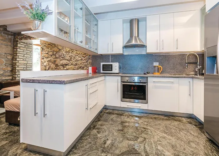 12 בית נופש *